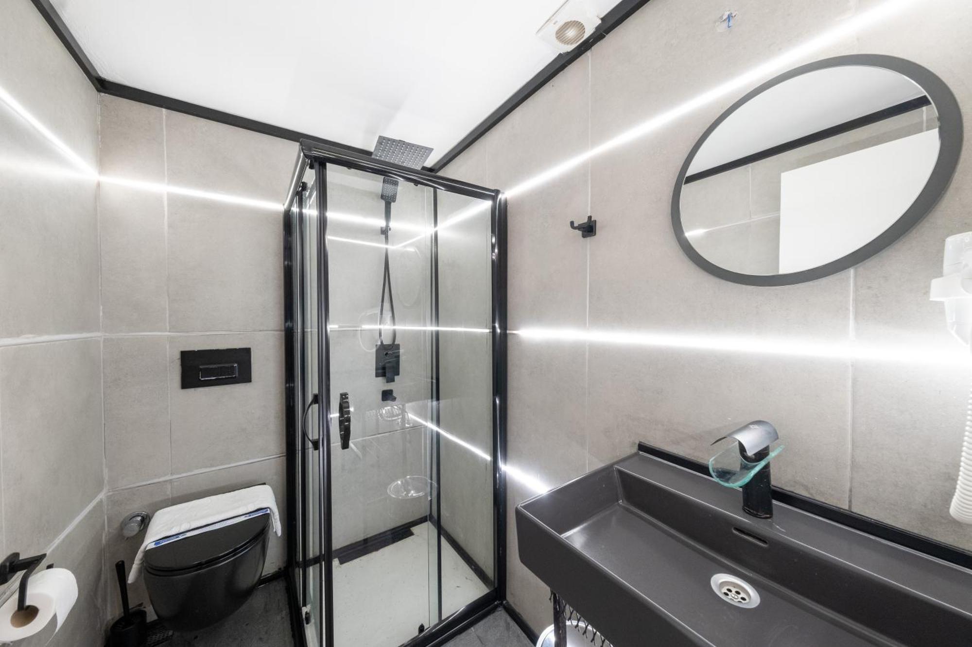 The Luxury Frame Suites Istanbul Exterior photo